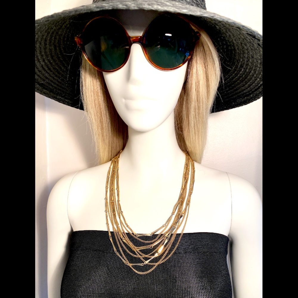 VINTAGE Rustic and Patina Gold Tone Necklace